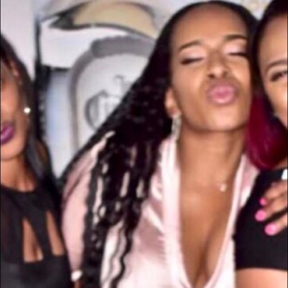 Meet your Posher, Carita - Picture 1 of 1